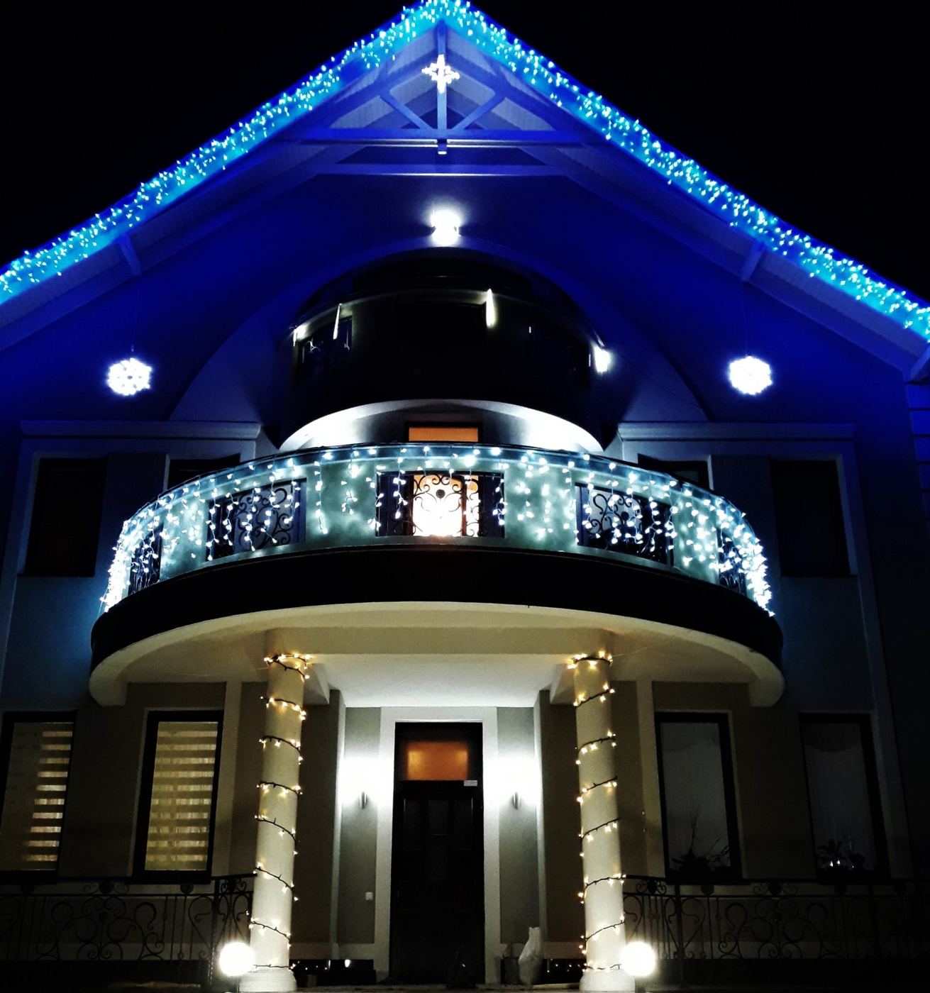 Proiect de iluminat festiv: Casă Privată