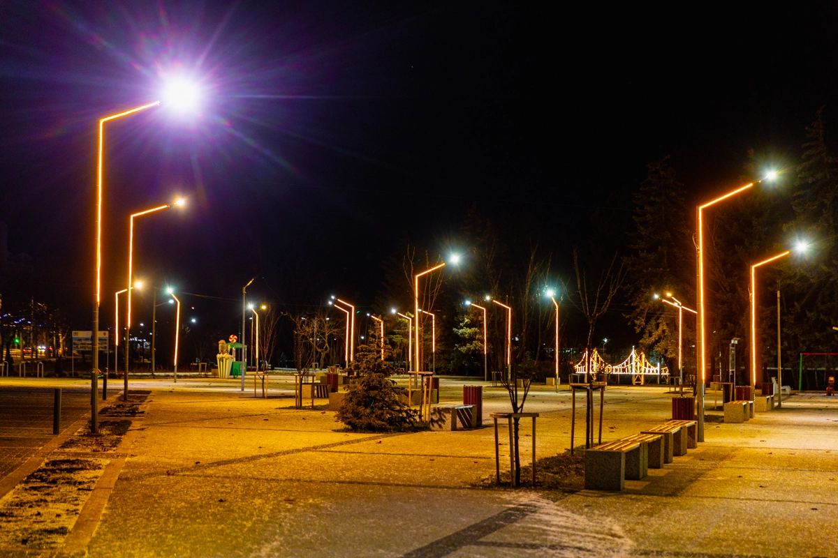 Proiect public de iluminat festiv: Parcul Lazo – Iluminat Ambiental