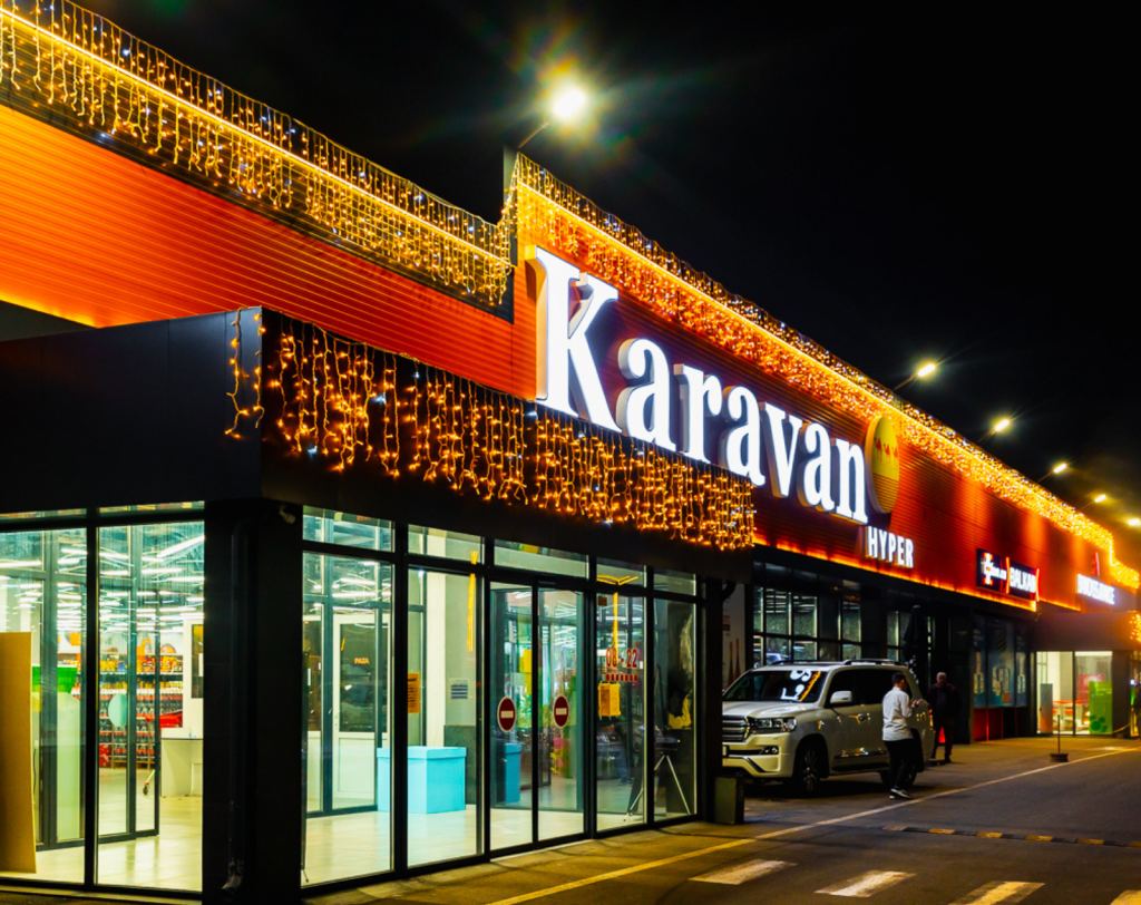 Iluminat festiv pentru afaceri — detalii